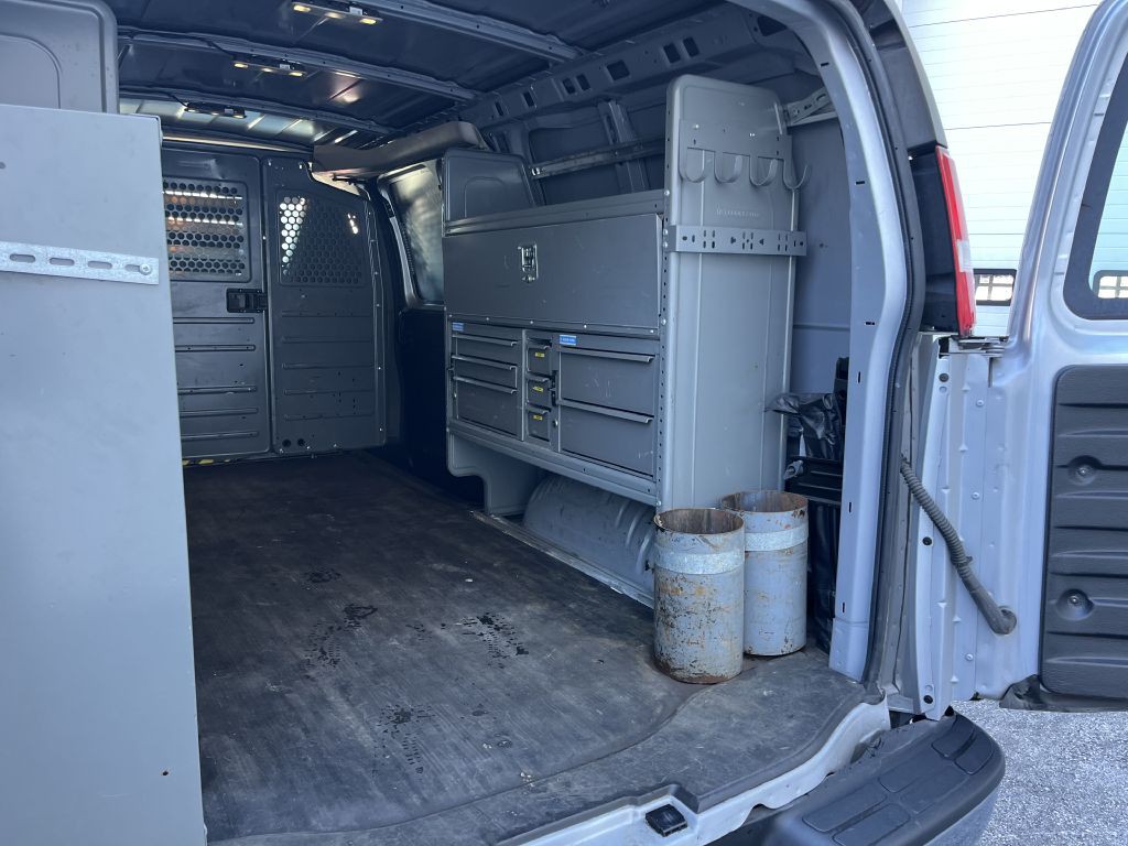 2021 Chevrolet Express Image 22