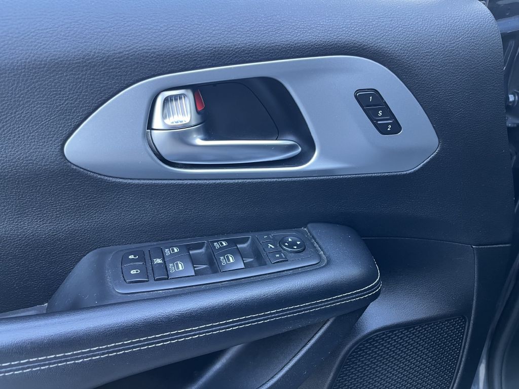 2019 Chrysler Pacifica Image 27