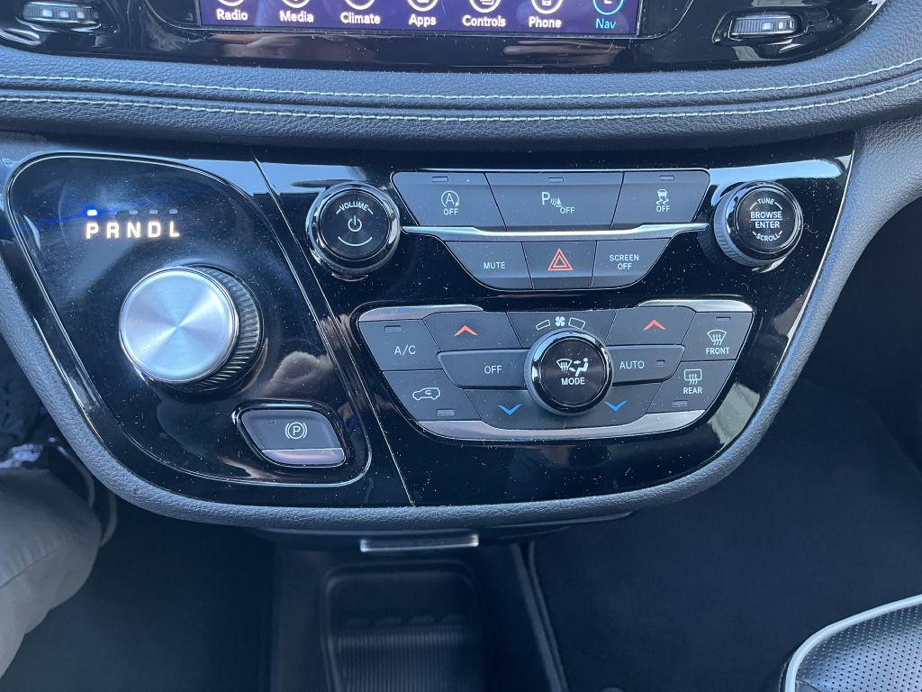 2019 Chrysler Pacifica Image 32