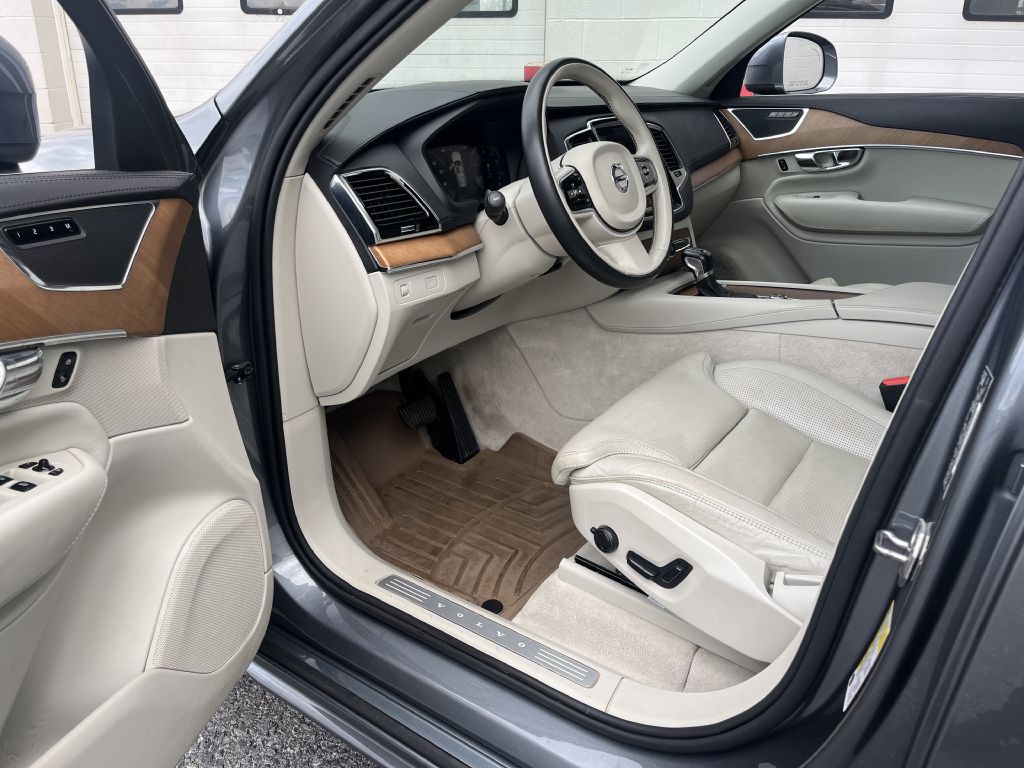 2016 Volvo XC90 Image 13