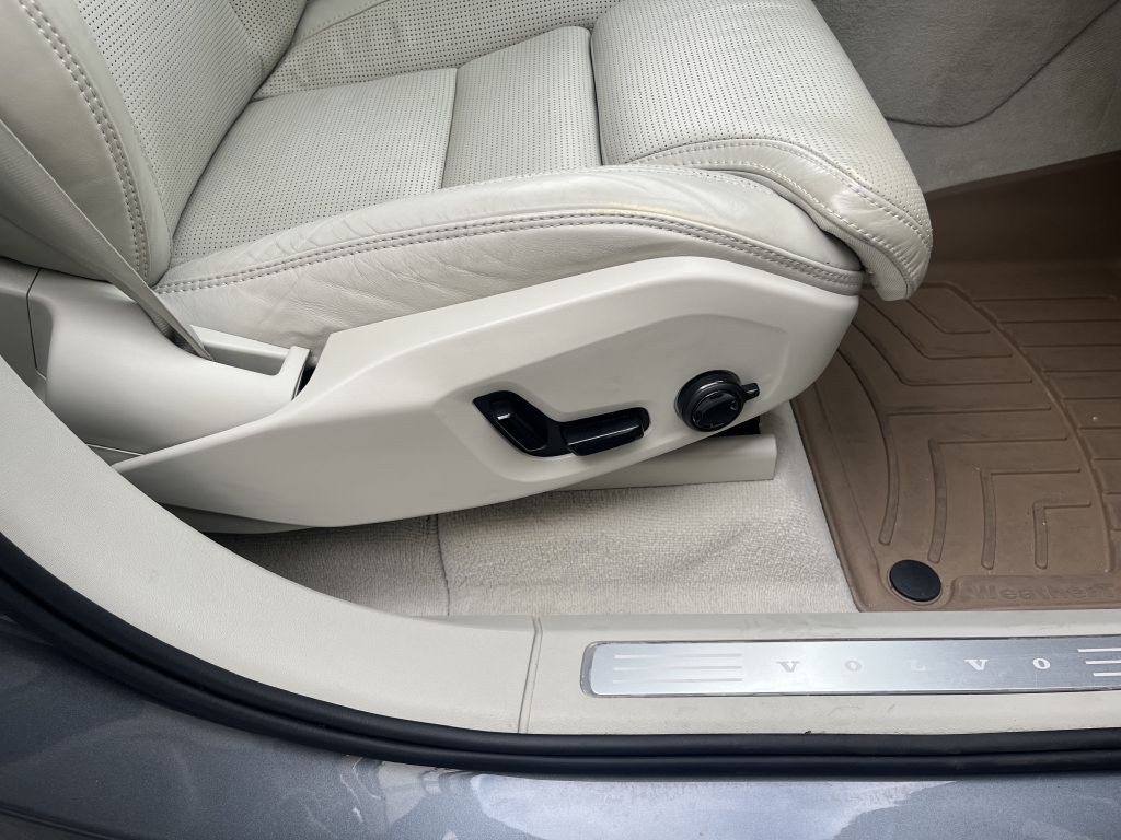 2016 Volvo XC90 Image 31