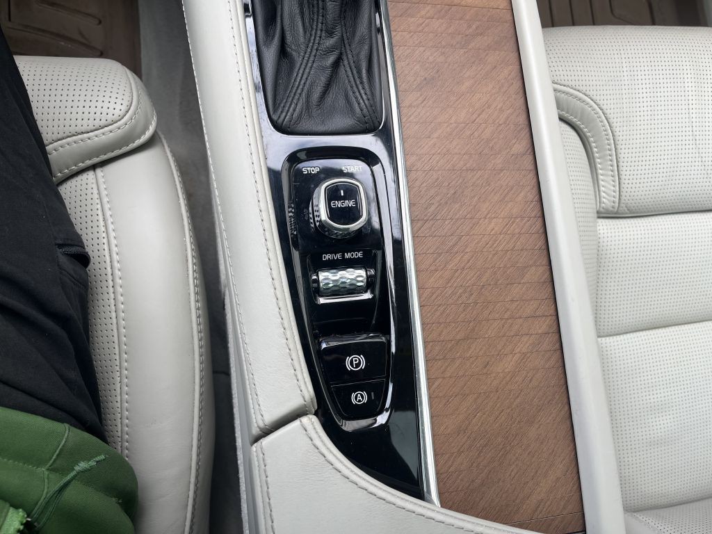 2016 Volvo XC90 Image 39