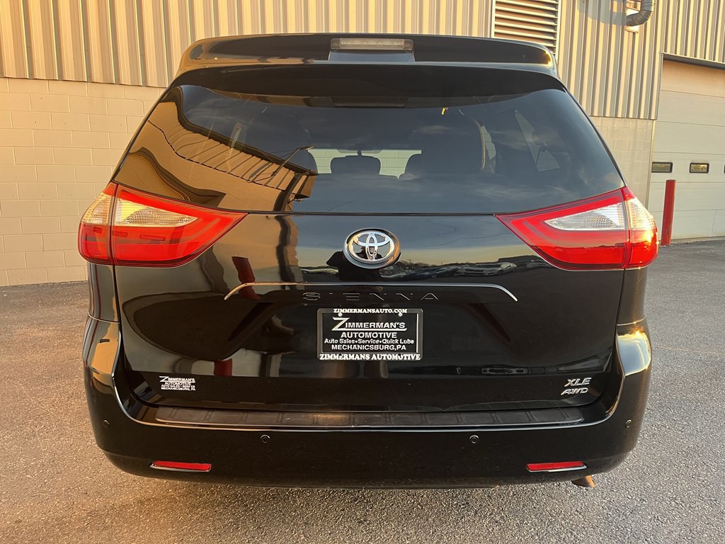 2017 Toyota Sienna Image 4