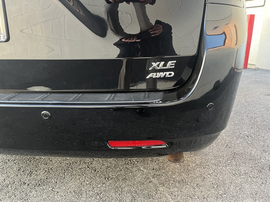 2017 Toyota Sienna Image 19