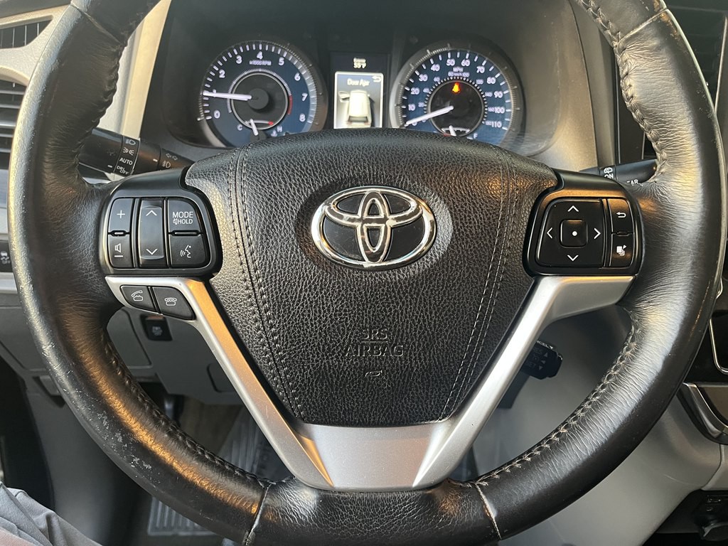 2017 Toyota Sienna Image 26