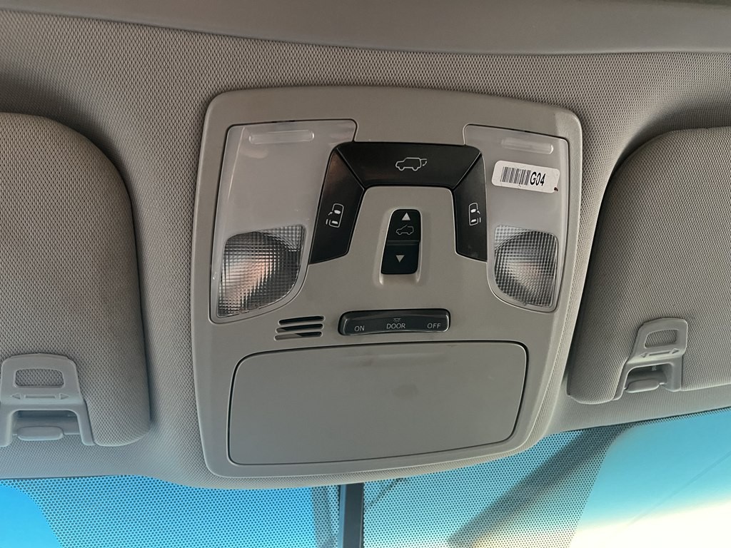 2017 Toyota Sienna Image 31