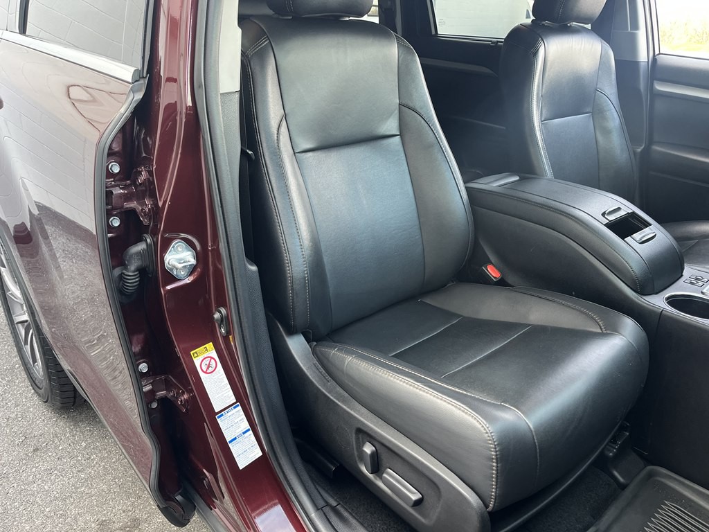 2019 Toyota Highlander Image 14