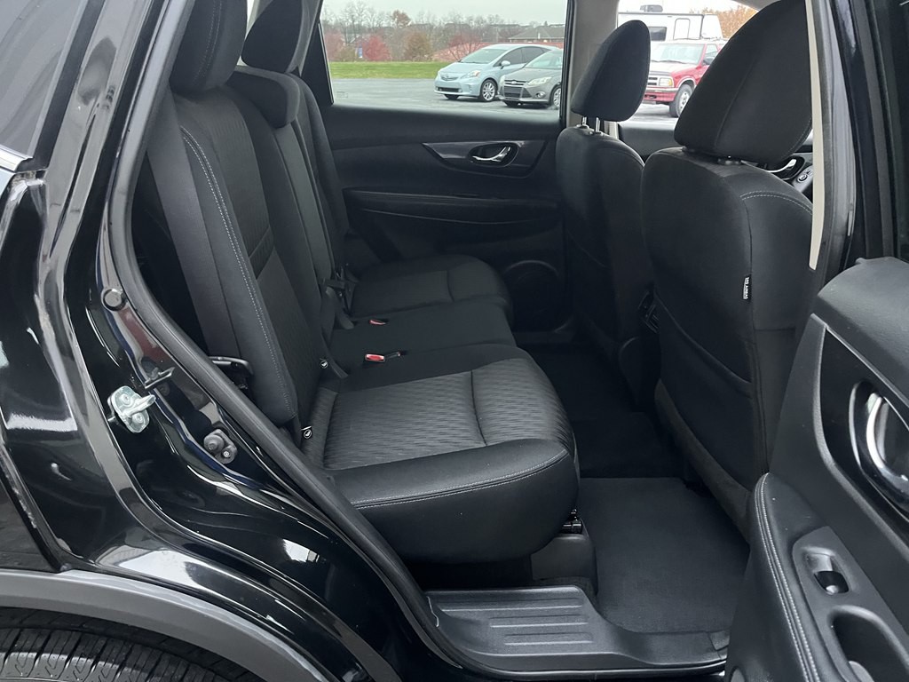 2017 Nissan Rogue Image 16