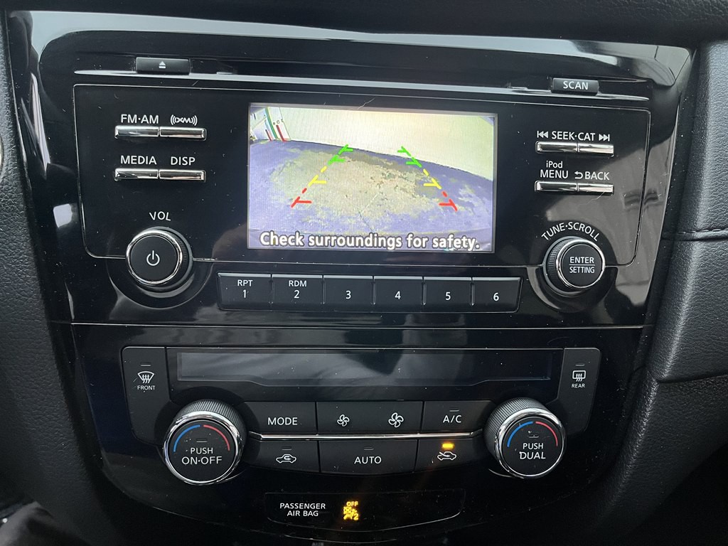 2017 Nissan Rogue Image 23