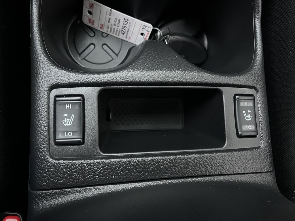 2017 Nissan Rogue Image 24