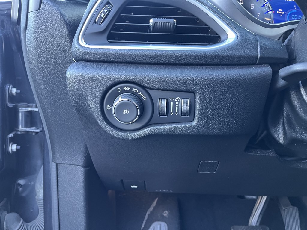 2019 Chrysler Pacifica Image 28