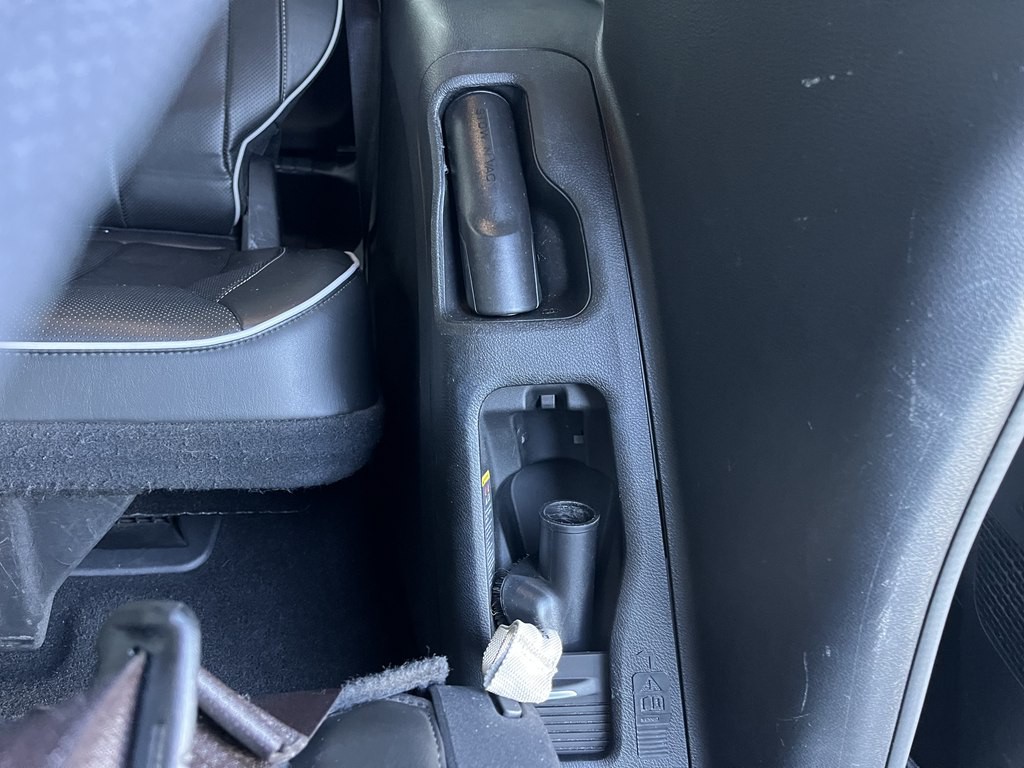 2019 Chrysler Pacifica Image 38