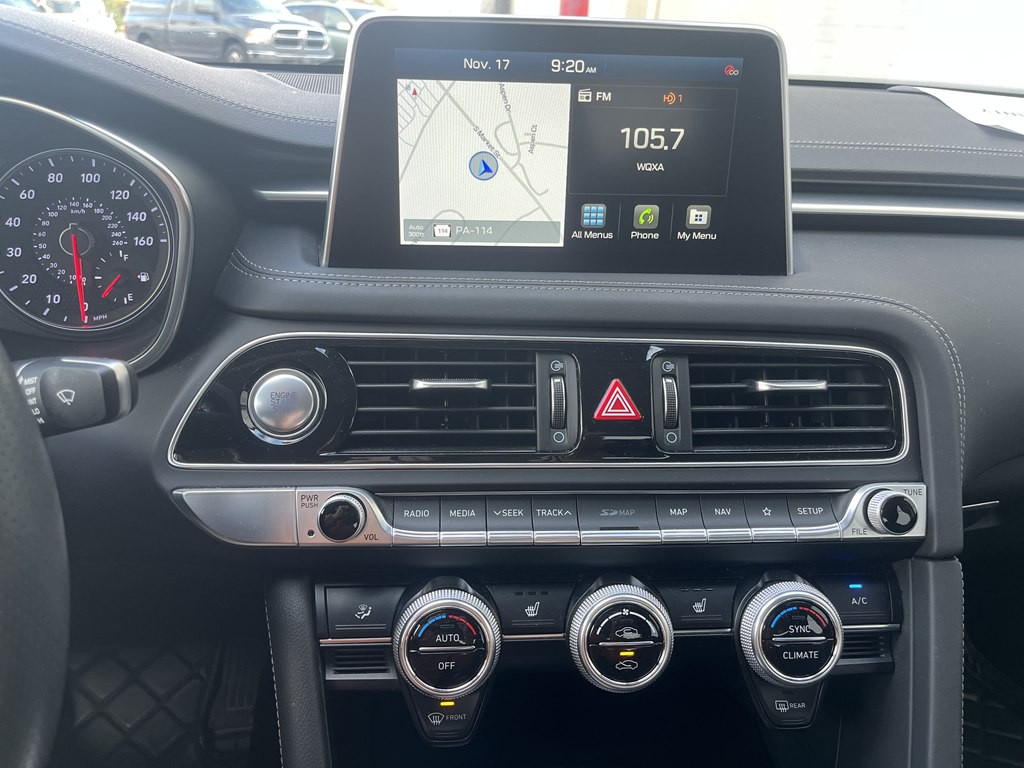 2021 Genesis G70 Image 11