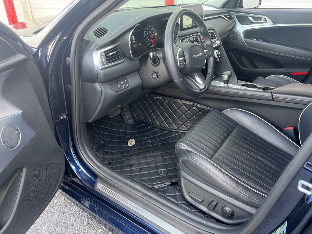 2021 Genesis G70 Image 13