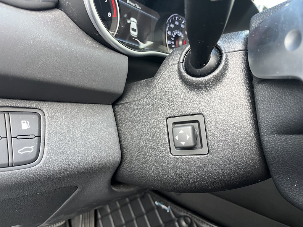 2021 Genesis G70 Image 26