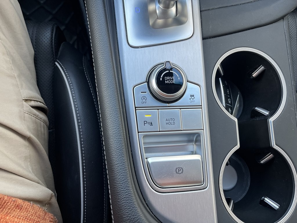 2021 Genesis G70 Image 32