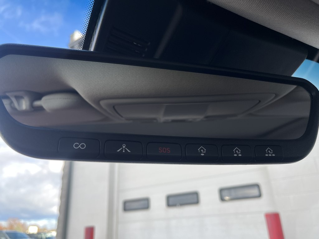 2021 Genesis G70 Image 33