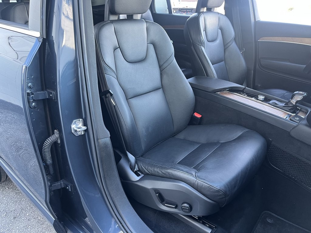 2021 Volvo XC90 Image 14