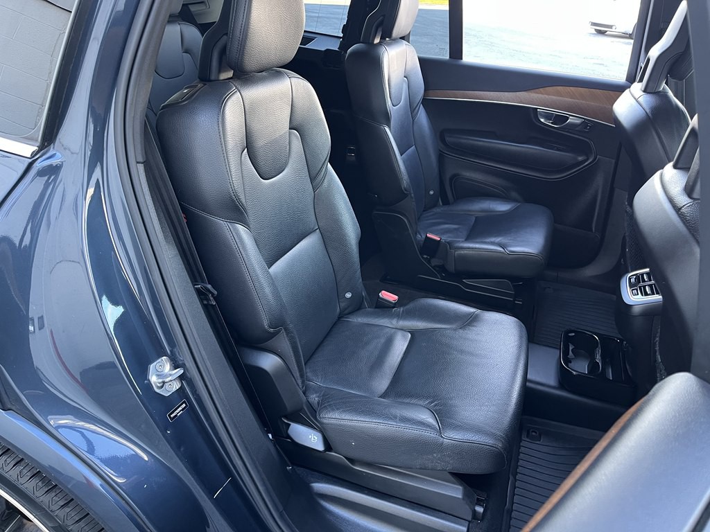 2021 Volvo XC90 Image 17