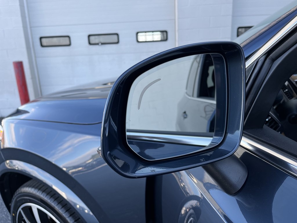 2021 Volvo XC90 Image 24