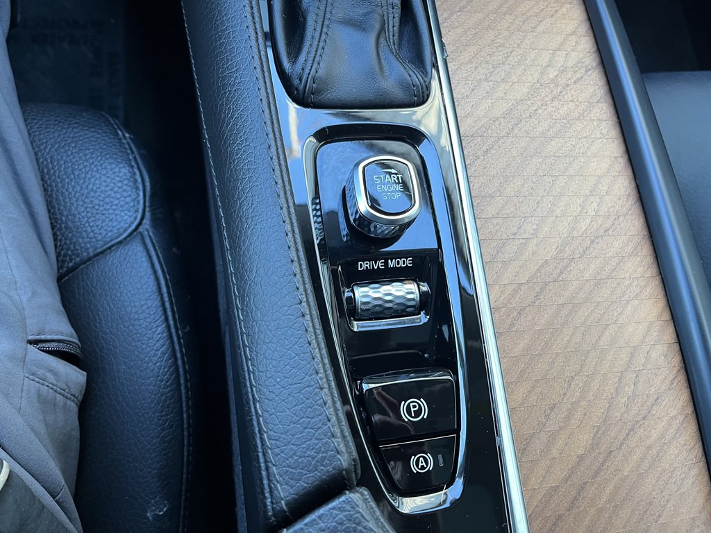 2021 Volvo XC90 Image 31