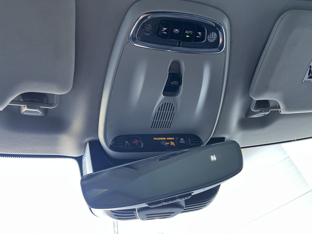 2021 Volvo XC90 Image 33