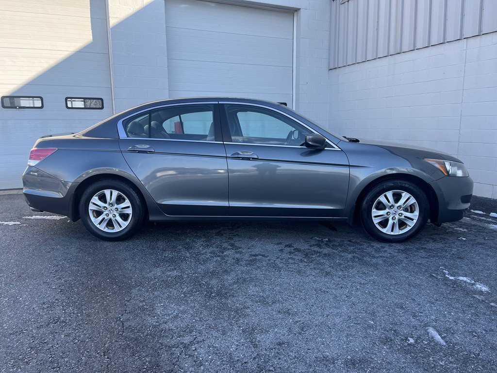 2009 Honda Accord Image 2