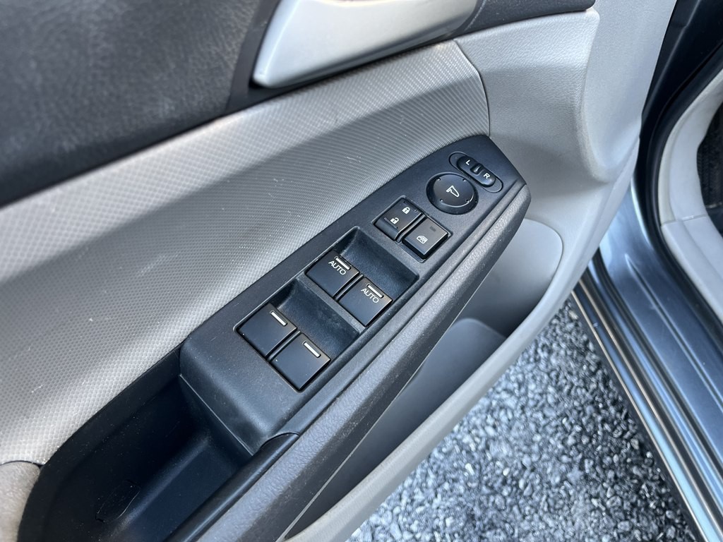 2009 Honda Accord Image 17