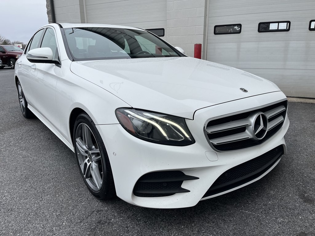 2018 Mercedes-Benz E-Class Image 1