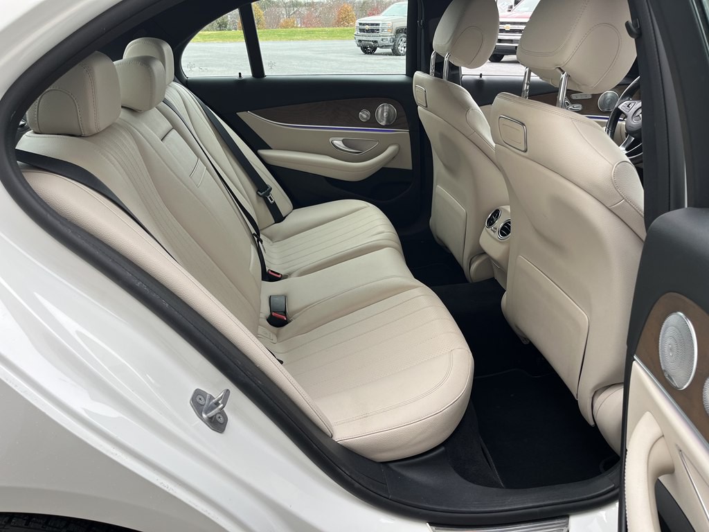 2018 Mercedes-Benz E-Class Image 18
