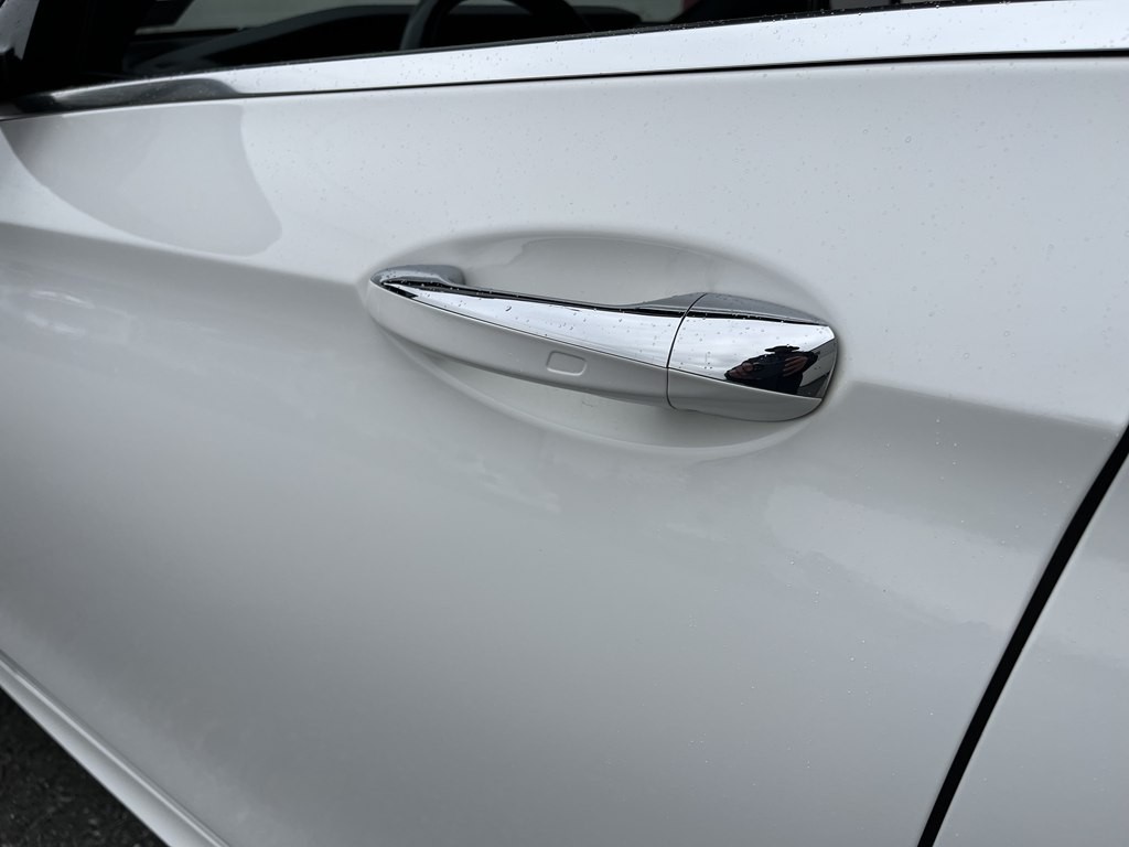 2018 Mercedes-Benz E-Class Image 19