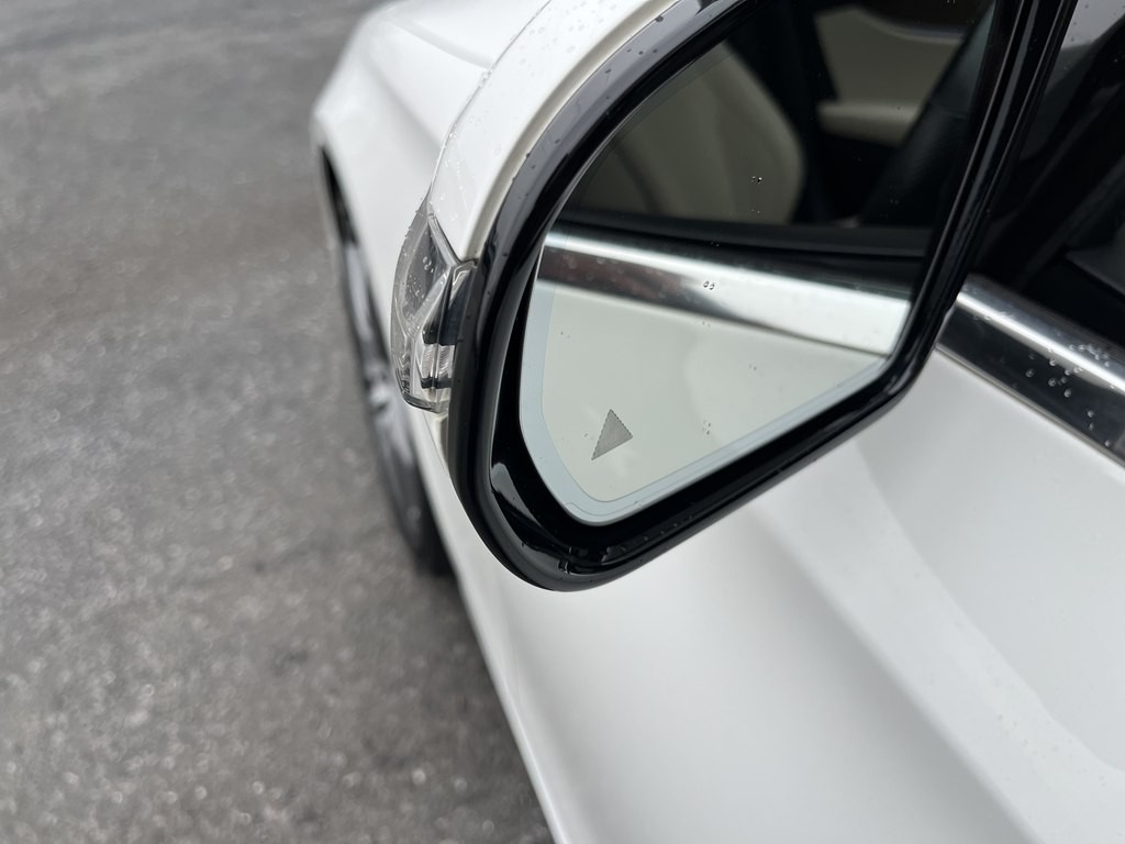 2018 Mercedes-Benz E-Class Image 20