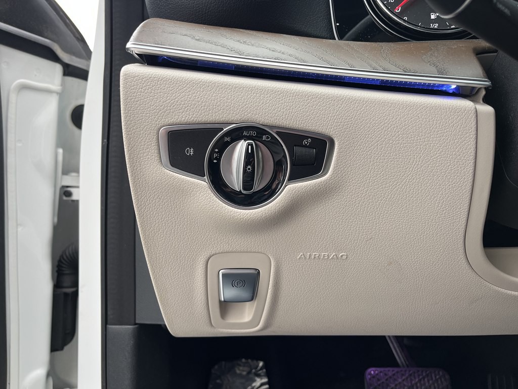 2018 Mercedes-Benz E-Class Image 23