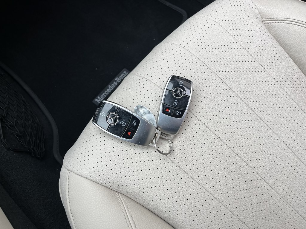 2018 Mercedes-Benz E-Class Image 26