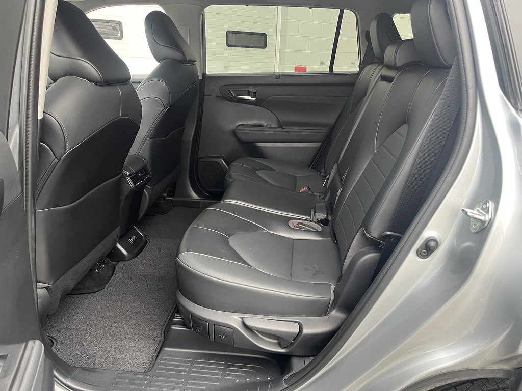 2021 Toyota Highlander Image 16