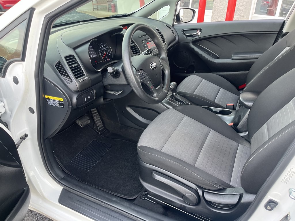 2016 Kia Forte Image 12