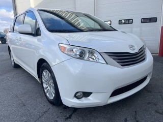 Image for 2015 Toyota Sienna XLE ID: 7058005