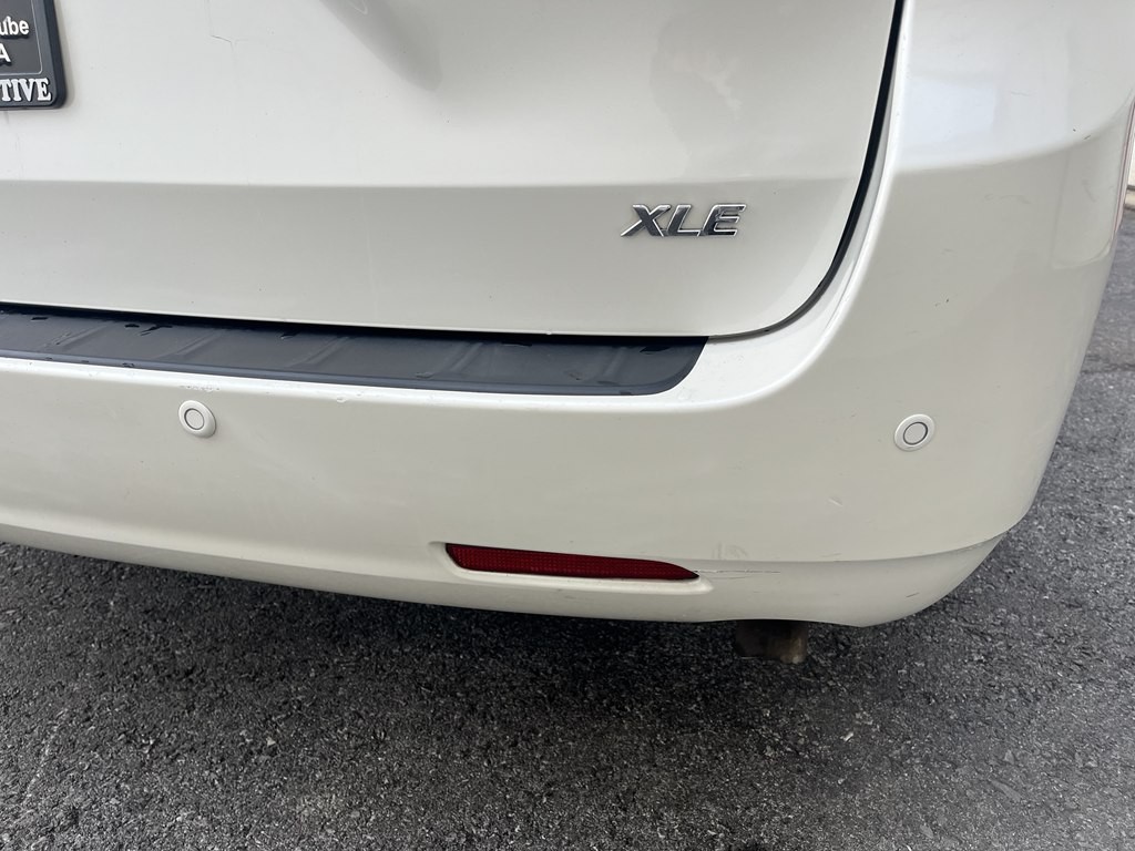 2015 Toyota Sienna Image 24