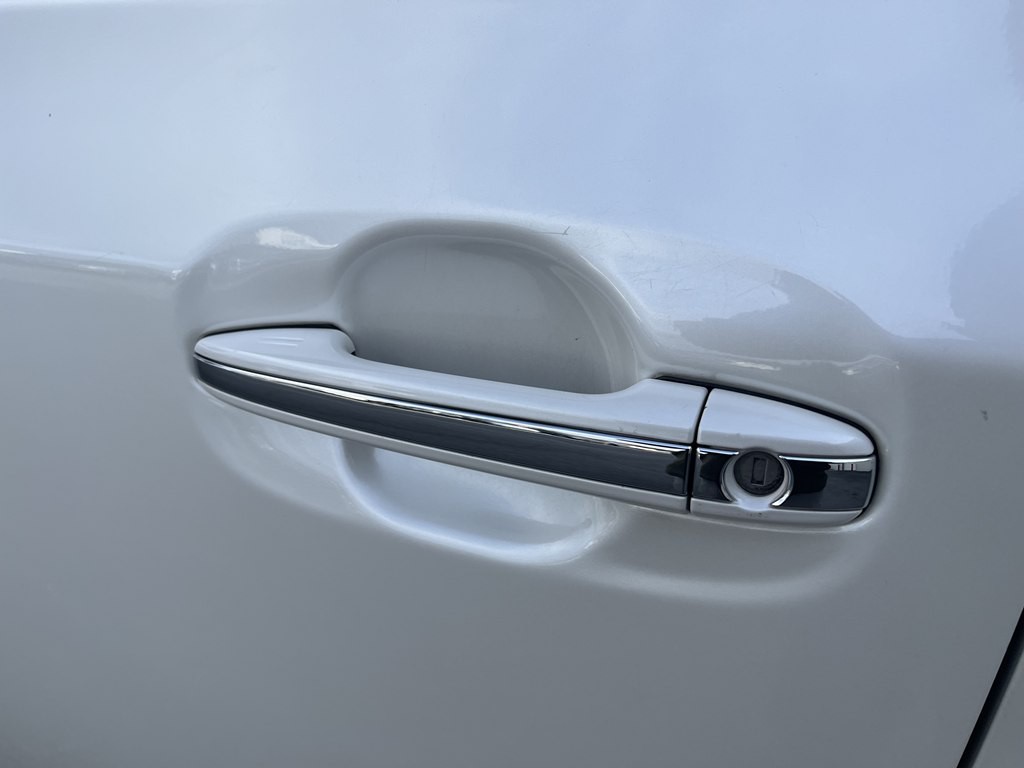 2015 Toyota Sienna Image 25