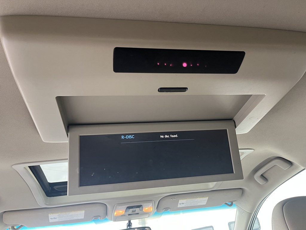 2015 Toyota Sienna Image 37