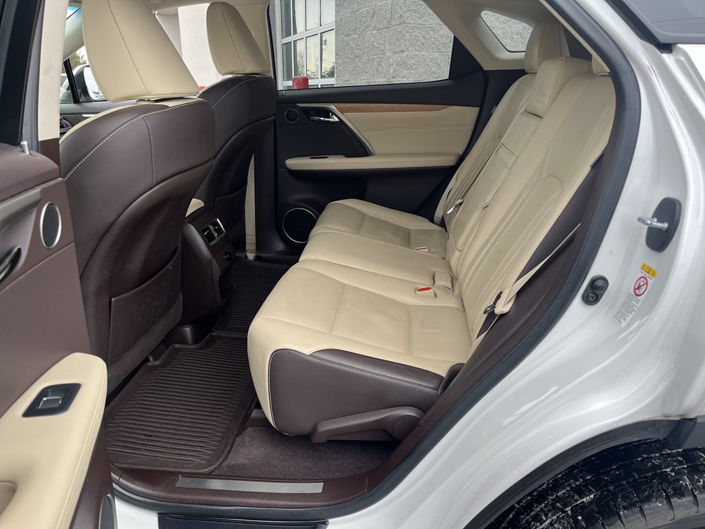 2017 Lexus RX Image 16