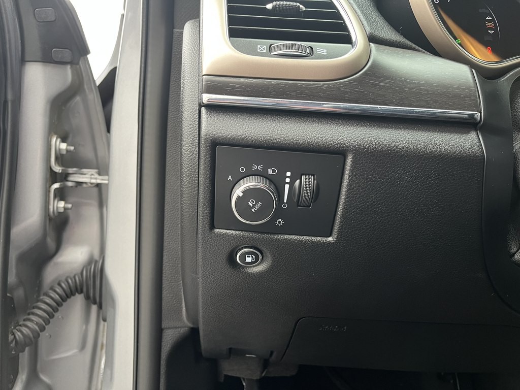 2017 Jeep Grand Cherokee Image 24