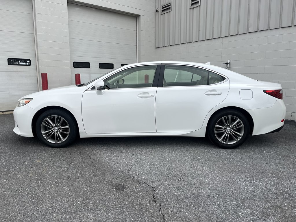 2013 Lexus ES Image 6