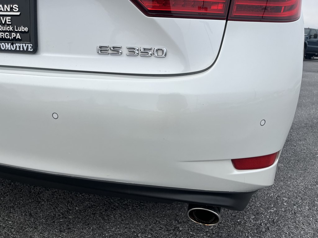2013 Lexus ES Image 18