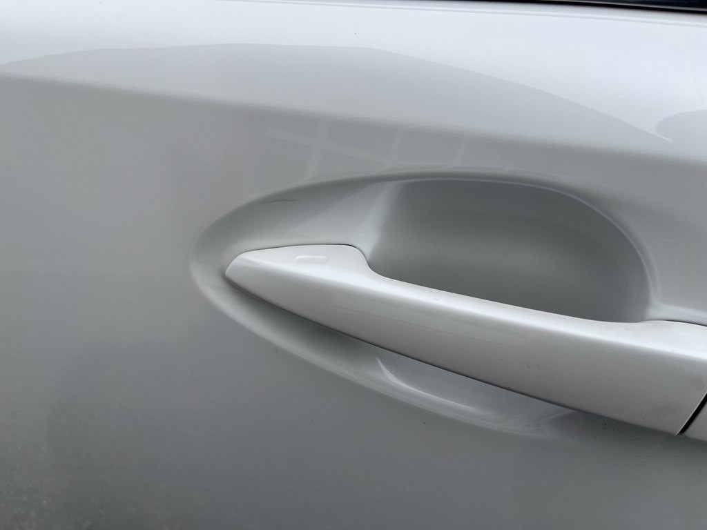 2013 Lexus ES Image 20