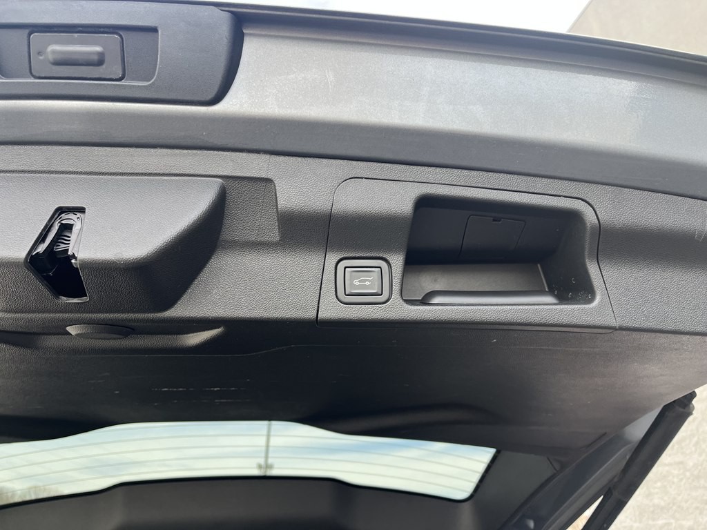 2021 GMC Acadia Image 18