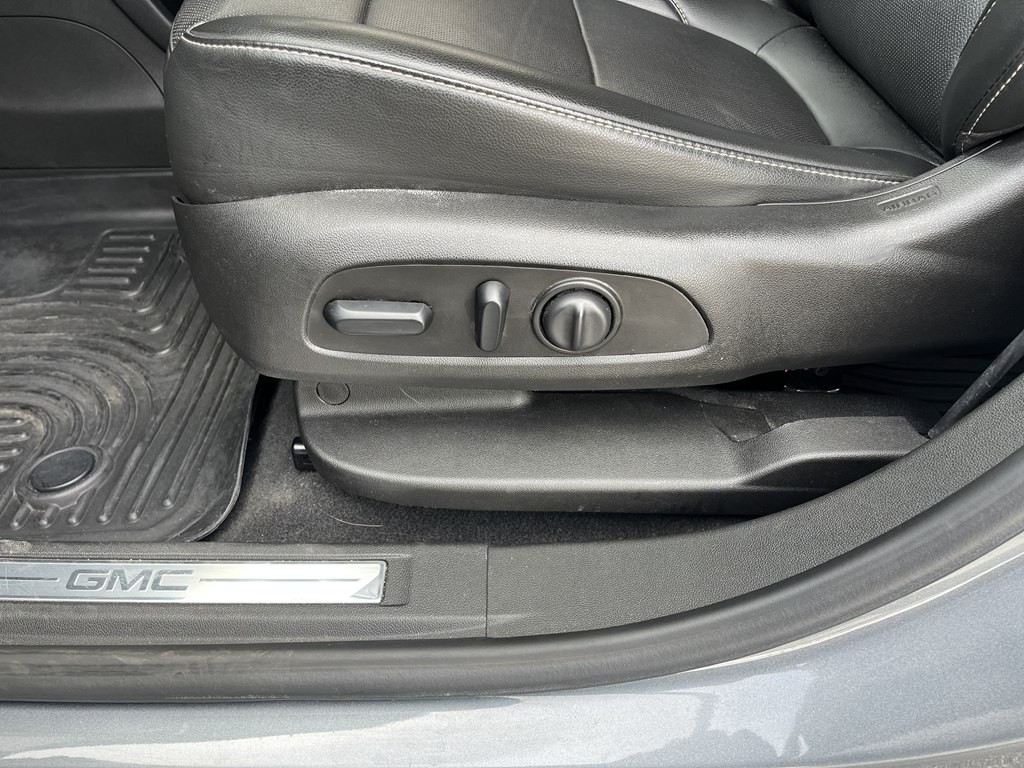 2021 GMC Acadia Image 24