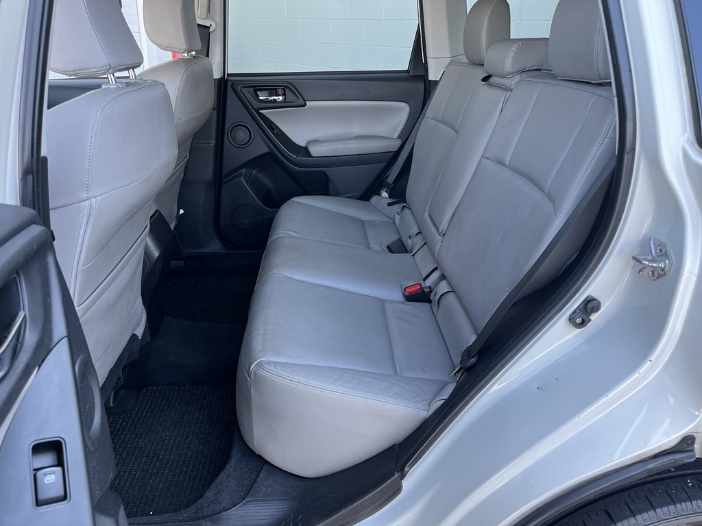 2015 Subaru Forester Image 17