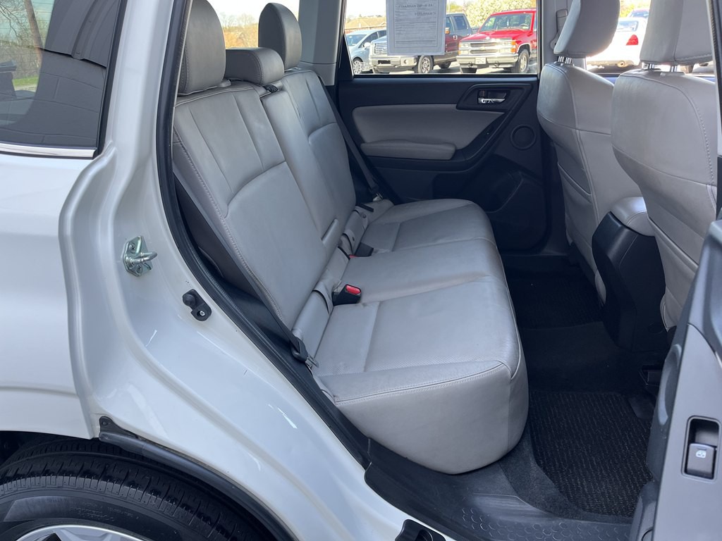 2015 Subaru Forester Image 18