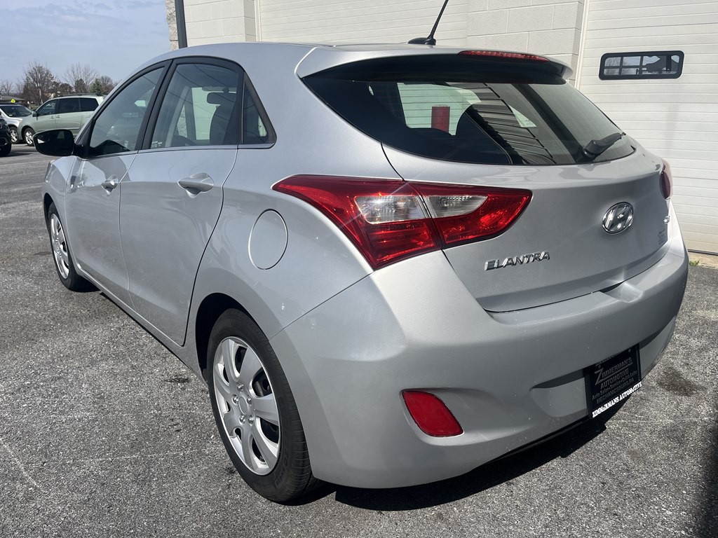 2016 Hyundai Elantra Image 5